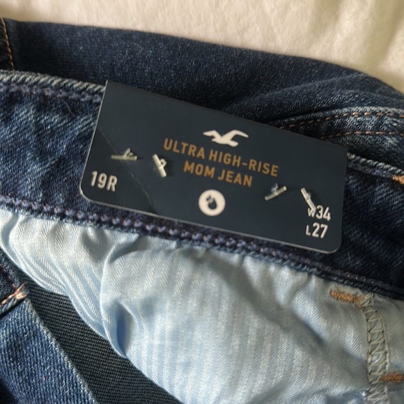 Hollister Ultra high rise Mom Jean vintage stretch 19R W34, L27 dark wash NWT - Picture 4 of 12